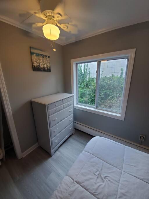 Beachy Bay Breeze Bungalow 2Br With Parking And Close To Many Amenities. Уэст-Хейвен Экстерьер фото